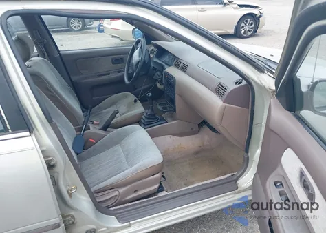 1997 Nissan Sentra Gle/Gxe/Xe z USA, uszkodzony, nr VIN 3N1AB41D1VL034422